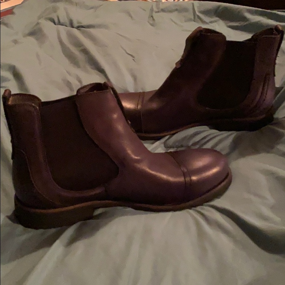 UGG NIB Men sz 12 Gallion brown black boots